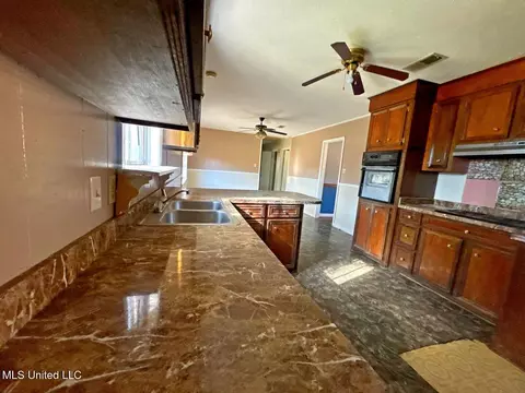 4867 Rosehaven Dr, Jackson, MS 39209 photo 3