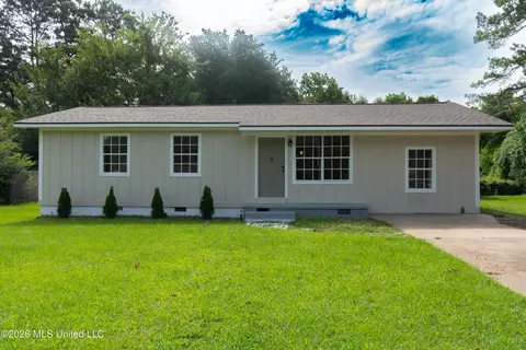 352 Beverly Cir, Crystal Springs, MS 39059