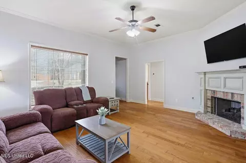 Living - 172 Memory Ln, Madison, MS 39110 photo 2 of 3