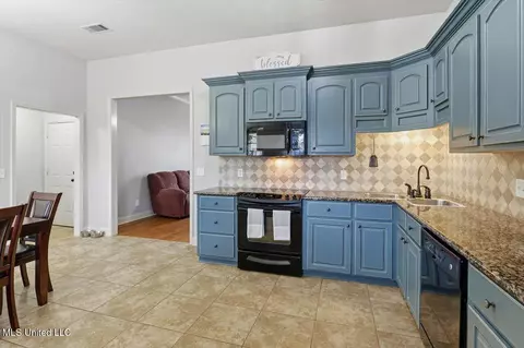 Kitchen - 172 Memory Ln, Madison, MS 39110 photo 1 of 2