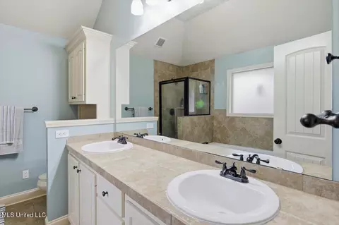 Bath - 172 Memory Ln, Madison, MS 39110 photo 1 of 3