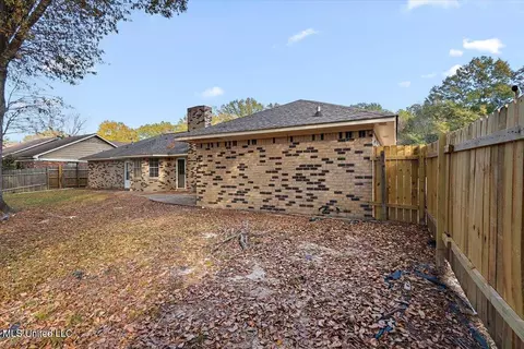Exterior - 5205 Harrow Dr, Jackson, MS 39211 photo 5 of 7