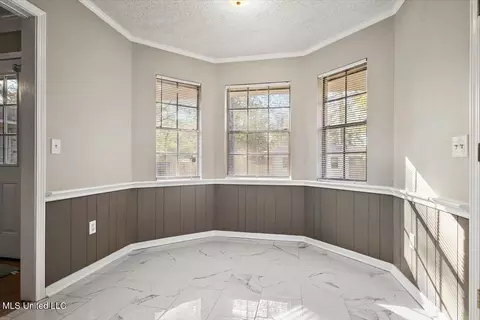 Entry Way - 5205 Harrow Dr, Jackson, MS 39211 photo 4 of 5