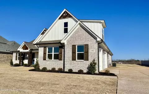 Exterior - 1762 Bakersfield Way, Nesbit, MS 38651 photo 3 of 7