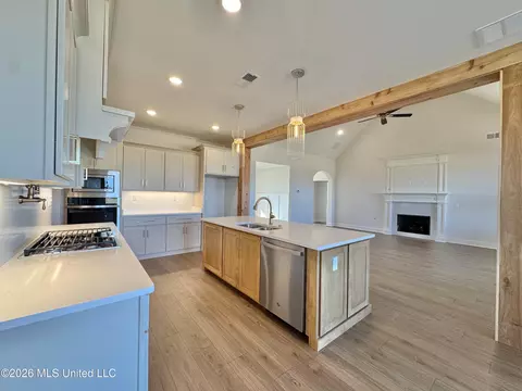 Kitchen - 1762 Bakersfield Way, Nesbit, MS 38651 photo 1 of 2
