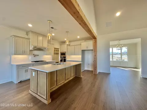Kitchen - 1762 Bakersfield Way, Nesbit, MS 38651 photo 2 of 2