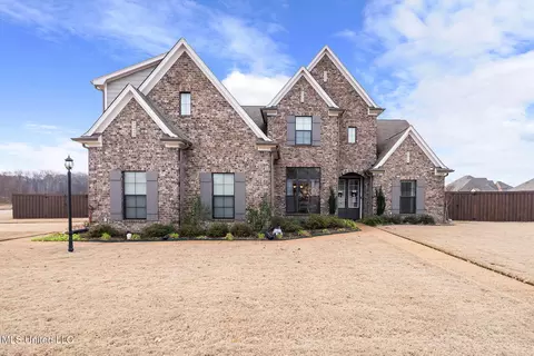 14437 Choctaw Ridge Dr, Olive Branch, MS 38654