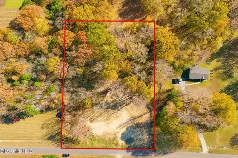 62 Shamrock Loop, Byhalia, MS 38611 photo 2