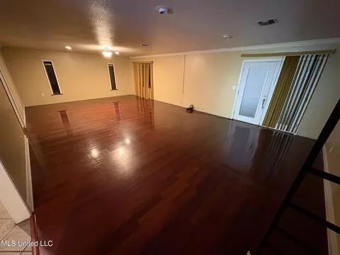 Living - 11828 Ormond Rd, Moss Point, MS 39562 photo 3 of 4