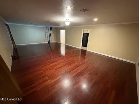 Living - 11828 Ormond Rd, Moss Point, MS 39562 photo 4 of 4