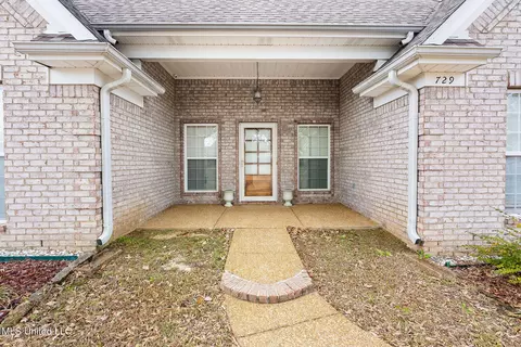Exterior - 729 Mossy Oak Cv, Hernando, MS 38632 photo 5 of 7