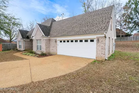 Exterior - 729 Mossy Oak Cv, Hernando, MS 38632 photo 3 of 7