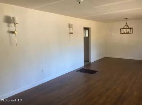 Living - 2871 Woodside Dr, Jackson, MS 39212 photo 1 of 5