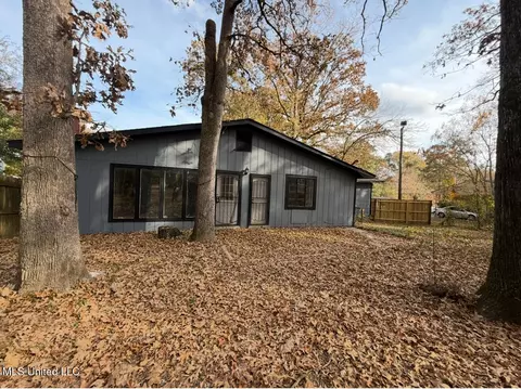 Exterior - 2871 Woodside Dr, Jackson, MS 39212 photo 3 of 4