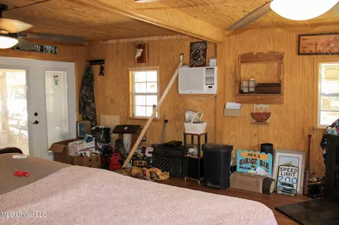 Bedroom - 2108 Joel Lang Rd, Mccomb, MS 39648 photo 1 of 2