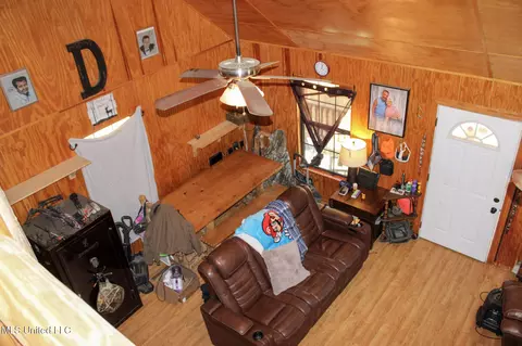 Entry Way - 2108 Joel Lang Rd, Mccomb, MS 39648 photo 1 of 1