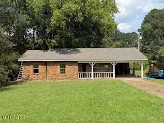 31 White Cv, Grenada, MS 38901