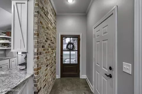 Entry Way - 730 Sawgrass Lakes Dr, Brandon, MS 39042 photo 1 of 5