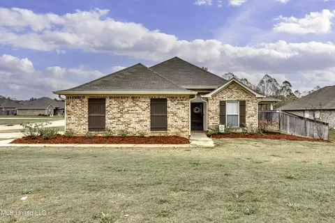 730 Sawgrass Lakes Dr, Brandon, MS 39042