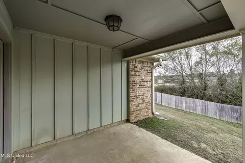 Exterior - 730 Sawgrass Lakes Dr, Brandon, MS 39042 photo 7 of 8