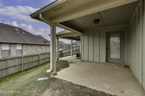 Exterior - 730 Sawgrass Lakes Dr, Brandon, MS 39042 photo 8 of 8