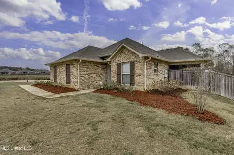 Exterior - 730 Sawgrass Lakes Dr, Brandon, MS 39042 photo 3 of 8