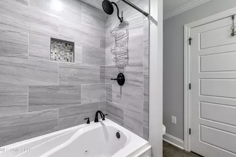 Bath - 730 Sawgrass Lakes Dr, Brandon, MS 39042 photo 5 of 5