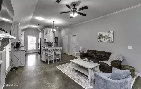 Entry Way - 730 Sawgrass Lakes Dr, Brandon, MS 39042 photo 2 of 5
