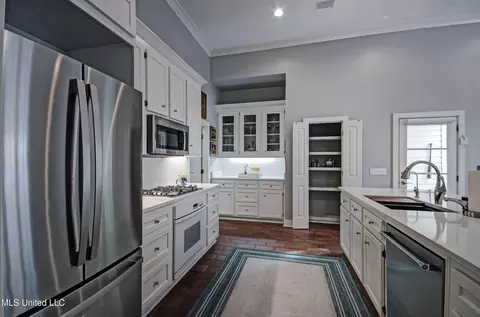 Kitchen - 112 Dumaine Pl, Madison, MS 39110 photo 4 of 5