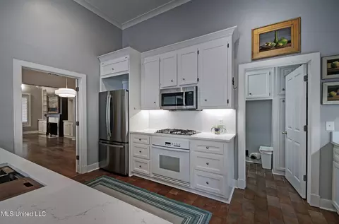 Kitchen - 112 Dumaine Pl, Madison, MS 39110 photo 2 of 5
