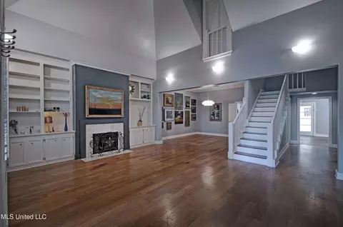 Living - 112 Dumaine Pl, Madison, MS 39110 photo 2 of 5