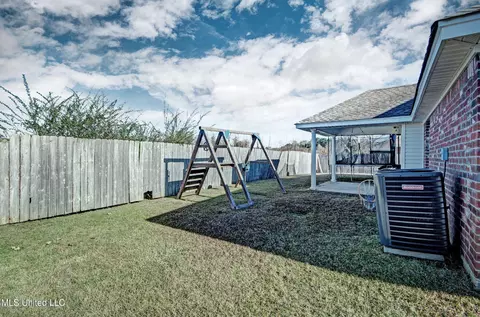 Exterior - 625 Post Oak Pl, Pearl, MS 39208 photo 5 of 6