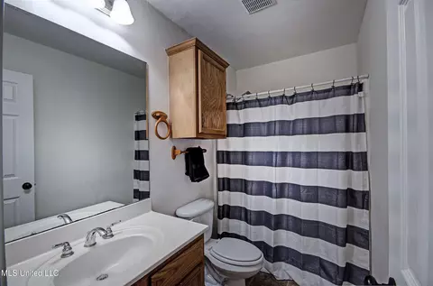 Bath - 625 Post Oak Pl, Pearl, MS 39208 photo 4 of 4