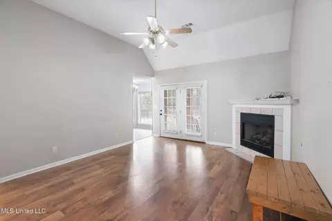 Living - 1106 Fawn Dr, Hernando, MS 38632 photo 1 of 2