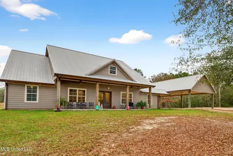 13 Homer Ladner Rd, Poplarville, MS 39470