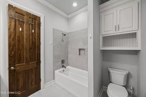 Bath - 116 Carrington Dr, Madison, MS 39110 photo 5 of 7