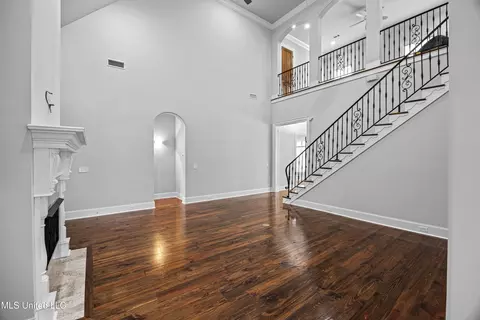 Living - 116 Carrington Dr, Madison, MS 39110 photo 2 of 5
