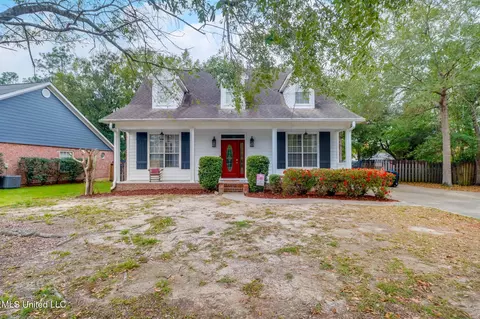 8428 Ieke Dr, Diamondhead, MS 39525