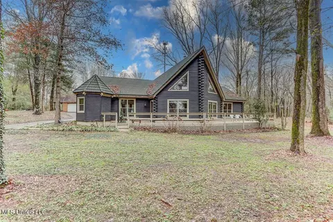 9278 Woolsey Rd, Olive Branch, MS 38654