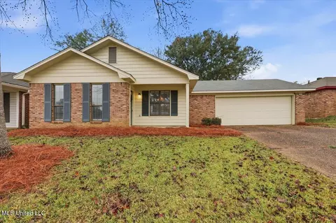 513 Mcdonald Dr, Clinton, MS 39056