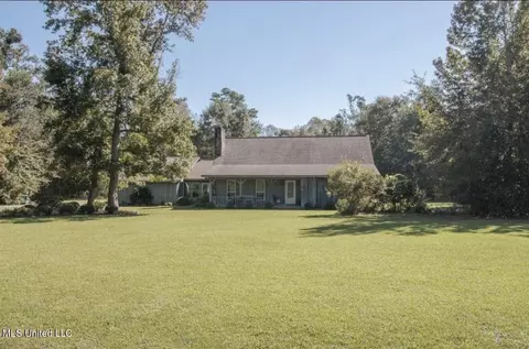 8232 County Farm Rd, Long Beach, MS 39560
