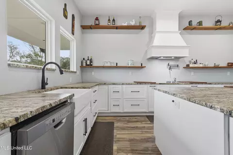 Kitchen - 92 Sam Davis Dr, Perkinston, MS 39573 photo 4 of 10