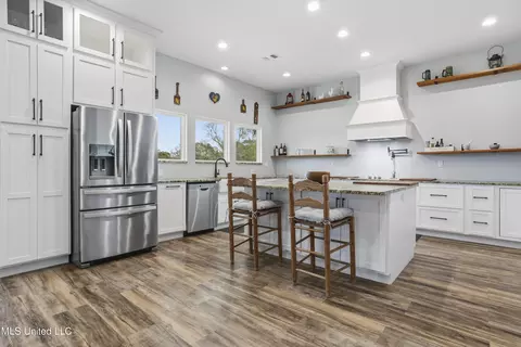 Kitchen - 92 Sam Davis Dr, Perkinston, MS 39573 photo 2 of 10