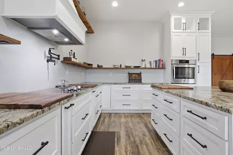 Kitchen - 92 Sam Davis Dr, Perkinston, MS 39573 photo 6 of 10
