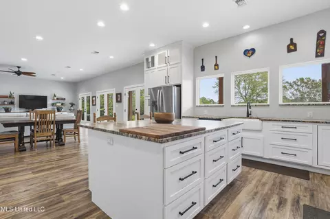Kitchen - 92 Sam Davis Dr, Perkinston, MS 39573 photo 9 of 10