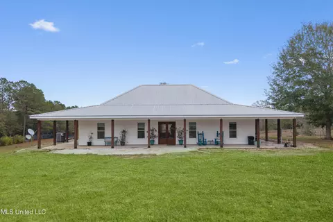 92 Sam Davis Dr, Perkinston, MS 39573