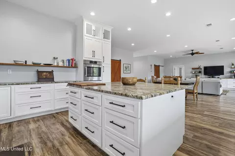 Kitchen - 92 Sam Davis Dr, Perkinston, MS 39573 photo 5 of 10