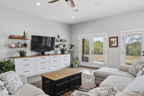 Living - 92 Sam Davis Dr, Perkinston, MS 39573 photo 2 of 2