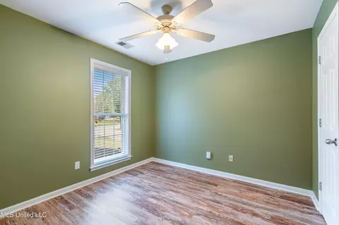 Bedroom - 1280 S Lake Dr, Hernando, MS 38632 photo 2 of 6