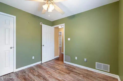 Bedroom - 1280 S Lake Dr, Hernando, MS 38632 photo 3 of 6